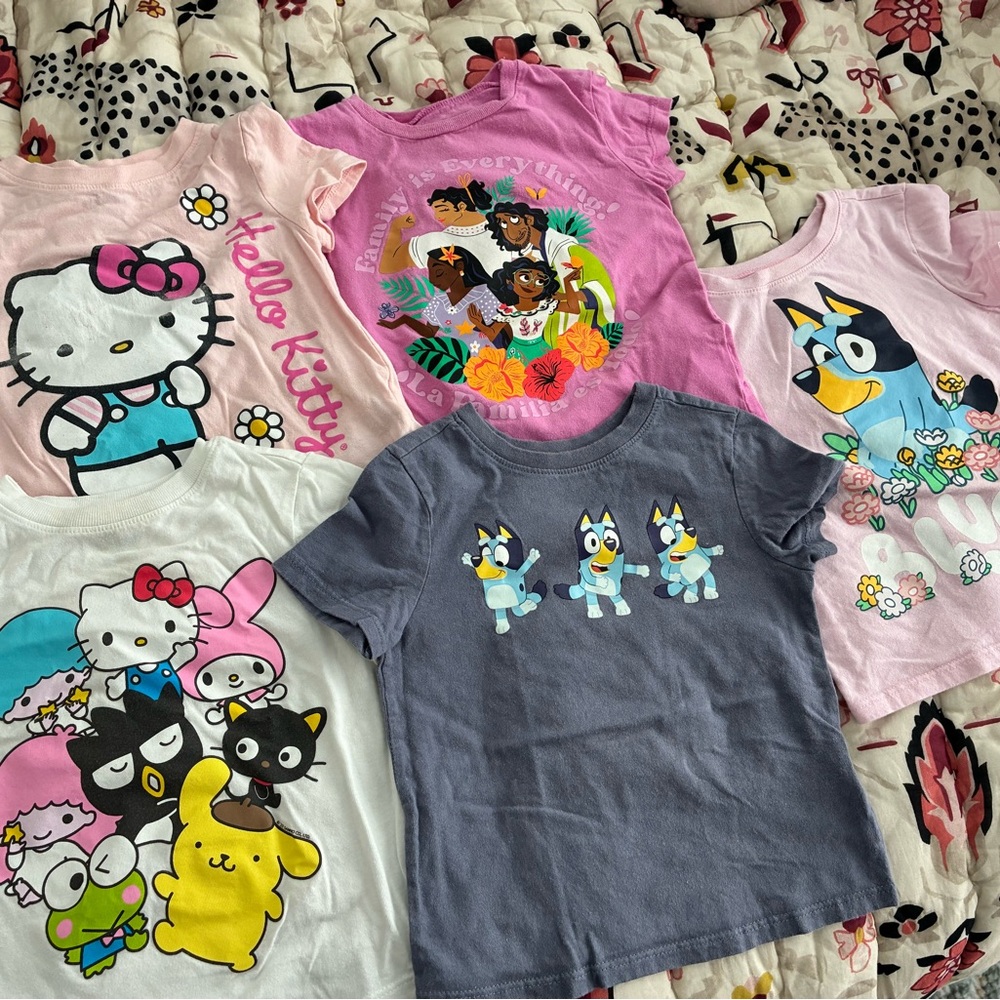 Bundle of character Tee’s size 2T